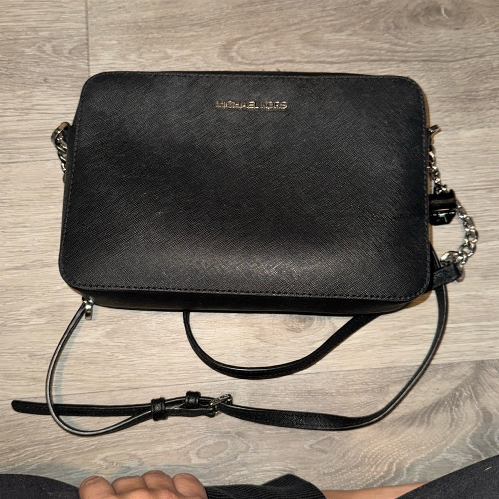Michael kors jet set cross body